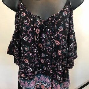 Hippy float top• LA hearts• xs